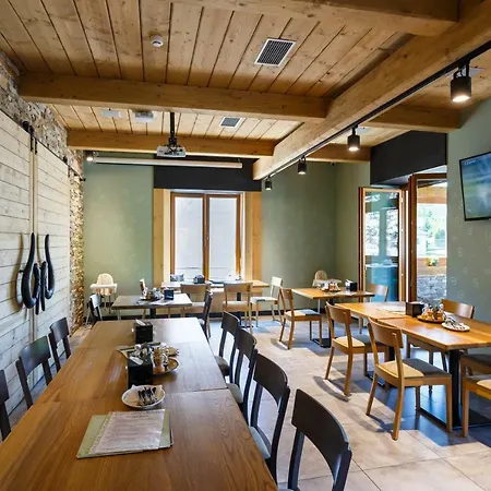 게스트하우스 Restaurace A Pod Lipami Metylovice