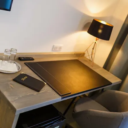 Restaurace A Pod Lipami *