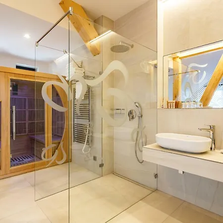 Restaurace A Pod Lipami 4*