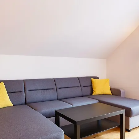 招待所 Restaurace A Pod Lipami 4*